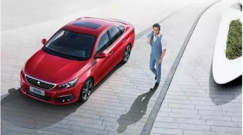 事件的起因要从一条伴侣圈说起……